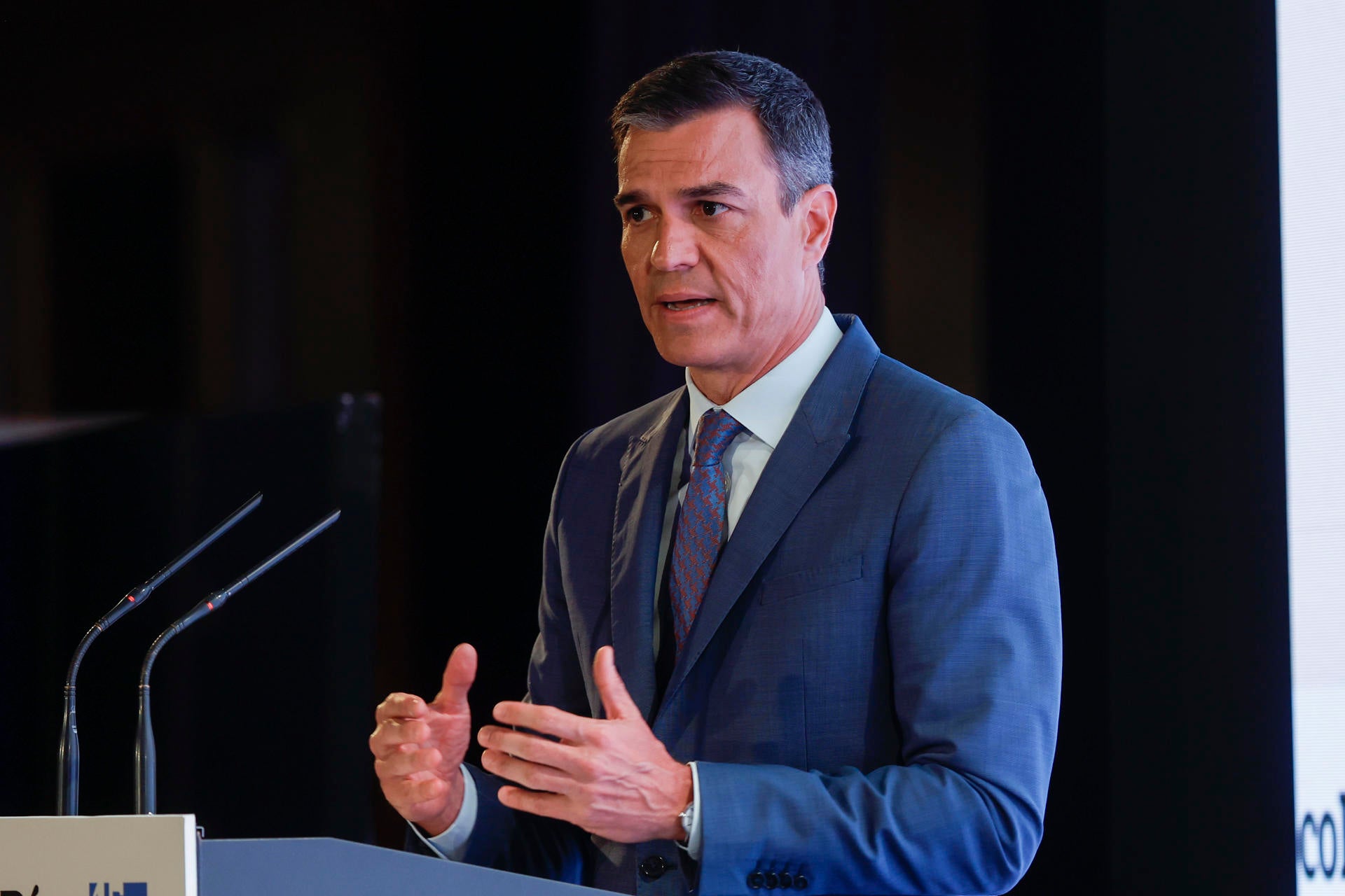 Pedro Sánchez: "No en el fondo, pero sí en las formas, Irene Montero ha hecho que la gente se sienta incómoda" Pedro Sánchez: "No en el fondo, pero sí en las formas, Irene Montero ha hecho que la gente se sienta incómoda"
