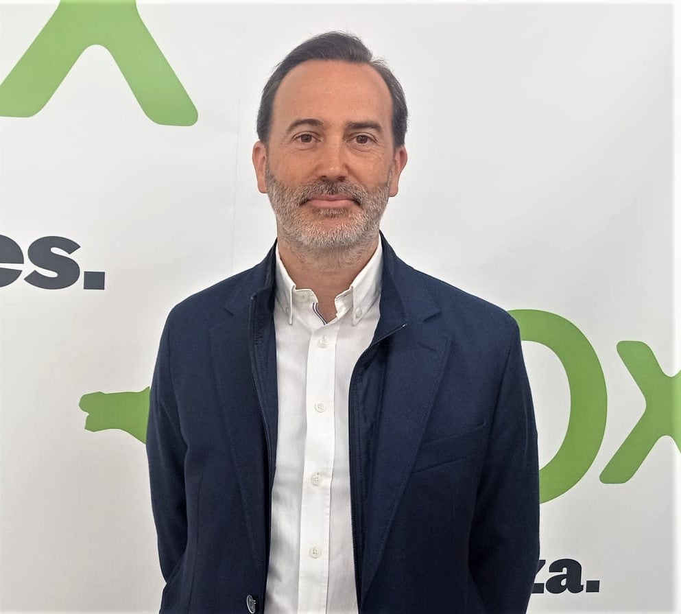 Cascada de críticas por la "violencia" de Le Senne en el Parlament balear Cascada de críticas por la "violencia" de Le Senne en el Parlament balear