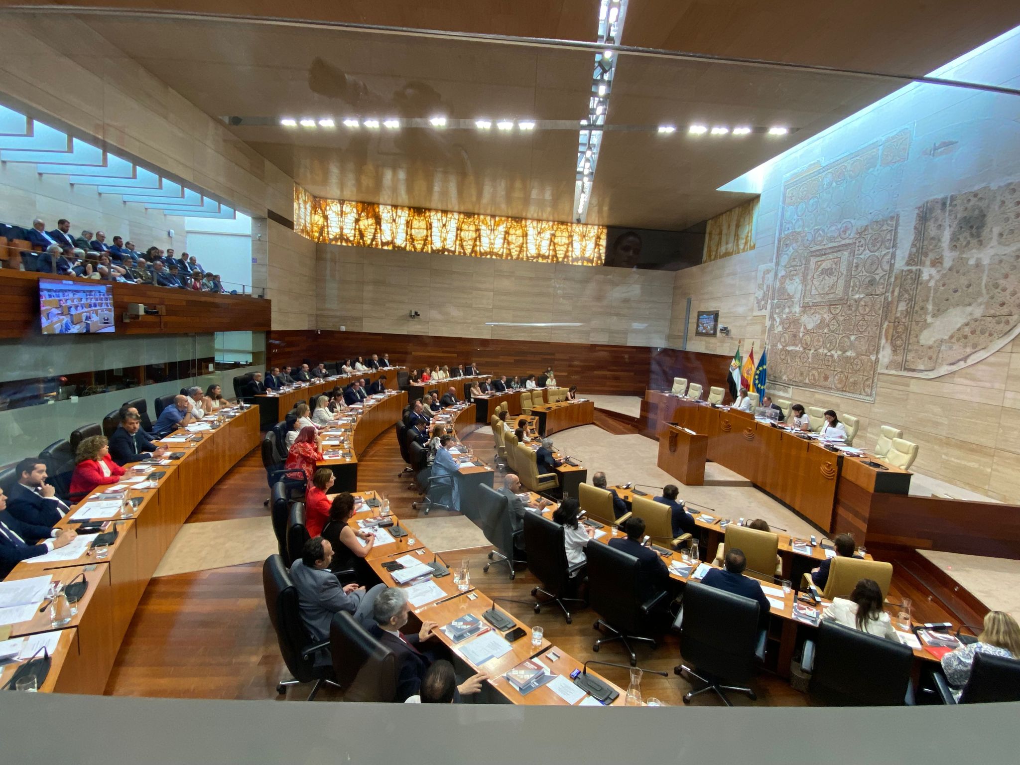 Vox y PP llegan sin acuerdo a la constitución de la Asamblea de Extremadura Vox y PP llegan sin acuerdo a la constitución de la Asamblea de Extremadura