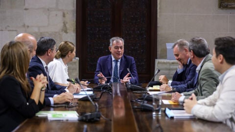 Sanz se reúne con los concejales de su formación para abordar, entre otras asuntos, el nombramiento de los directores de distrito.