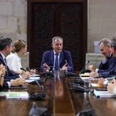 Sanz se reúne con los concejales de su formación para abordar, entre otras asuntos, el nombramiento de los directores de distrito. Sanz se reúne con los concejales de su formación para abordar, entre otras asuntos, el nombramiento de los directores de distrito.