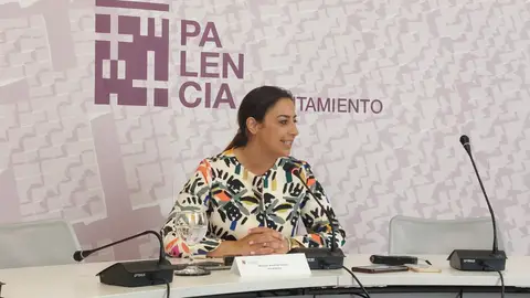 Miriam Andrés mantiene las cinco áreas que conforman el equipo de gobierno .