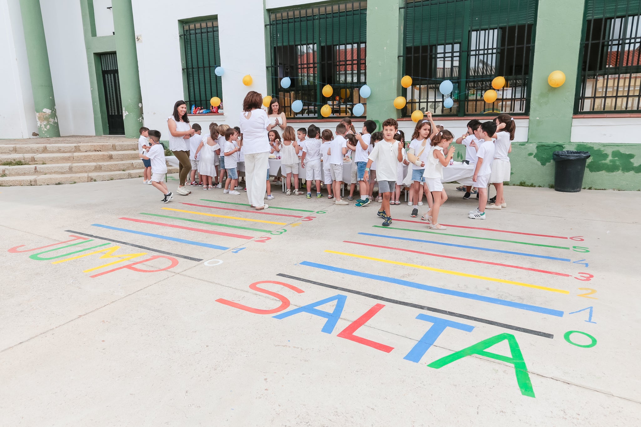 El CEIP Federico García Lorca de Mérida cuenta con "patios inclusivos" con juegos tradicionales pintados El CEIP Federico García Lorca de Mérida cuenta con "patios inclusivos" con juegos tradicionales pintados