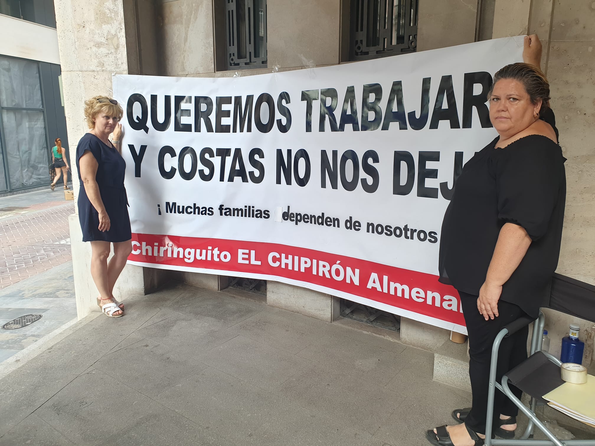 En huelga de hambre la dueña de un chiringuito de Almenara por desavenencias con Costas En huelga de hambre la dueña de un chiringuito de Almenara por desavenencias con Costas