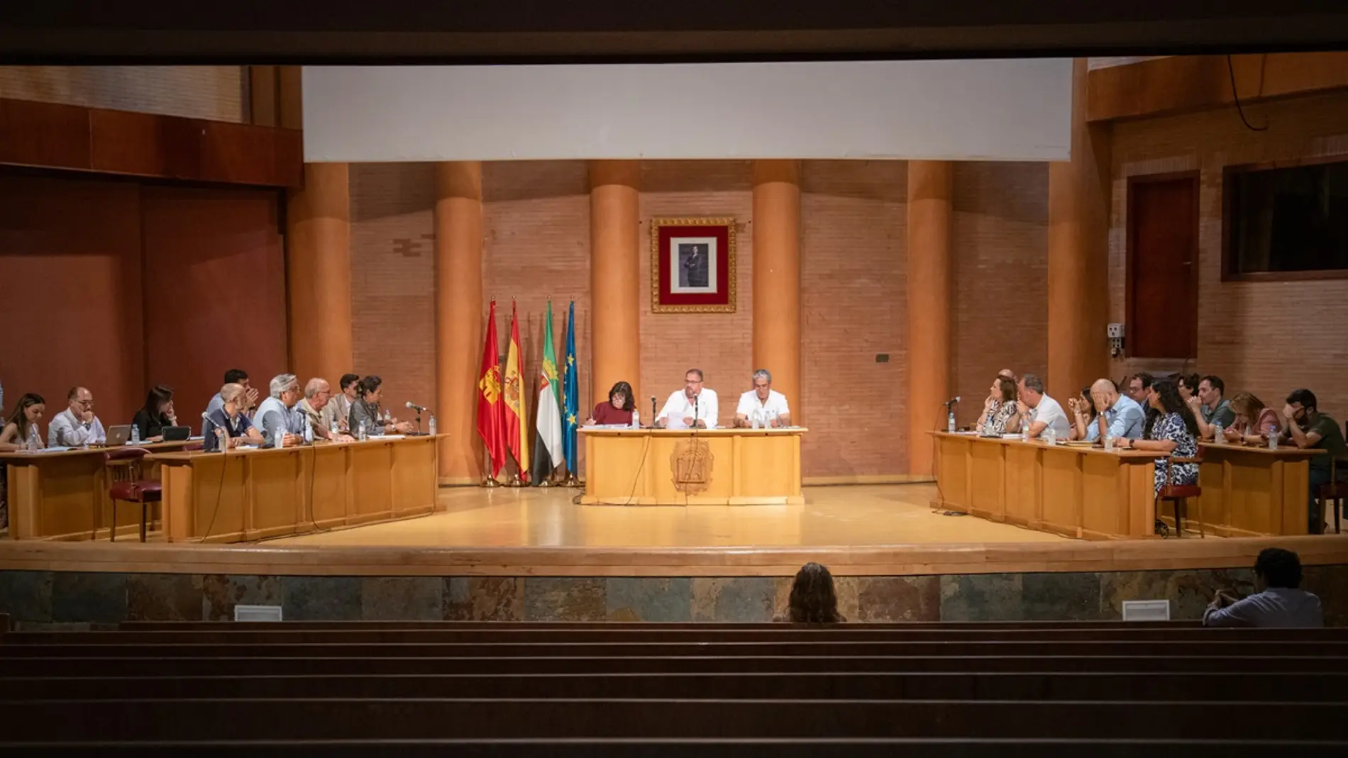 Los últimos jueves de cada mes se celebrarán los plenos del Ayuntamiento de Mérida 