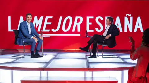 Pedro Sánchez junto a Luis Planas Pedro Sánchez junto a Luis Planas