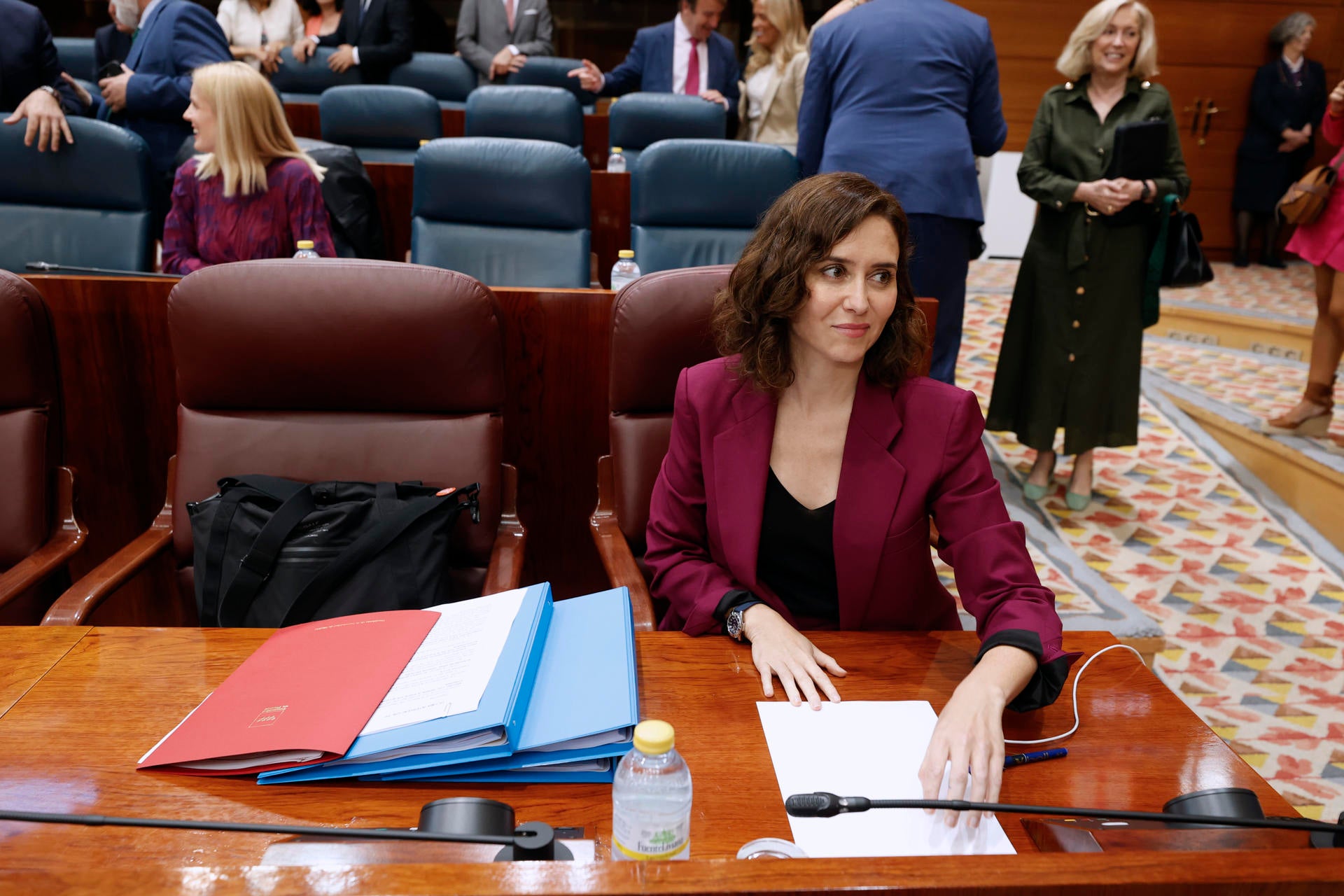 Díaz Ayuso es investida presidenta de la Comunidad de Madrid con mayoría absoluta Díaz Ayuso es investida presidenta de la Comunidad de Madrid con mayoría absoluta