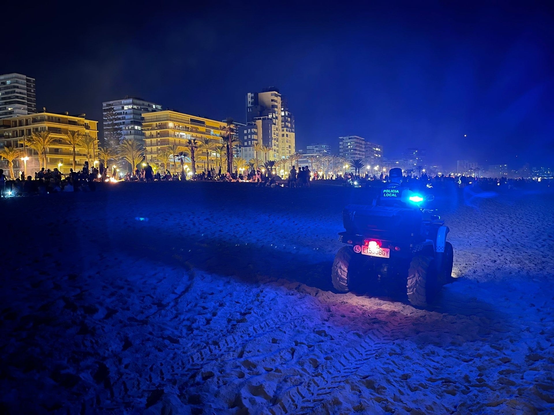 Las playas y calas de Alicante estarán controladas para evitar botellones y el acceso con vidrio o elementos metálicos en la Noche de San Juan Las playas y calas de Alicante estarán controladas para evitar botellones y el acceso con vidrio o elementos metálicos en la Noche de San Juan