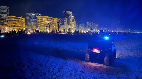 Los agentes utilizan quads para recorrer la arena 