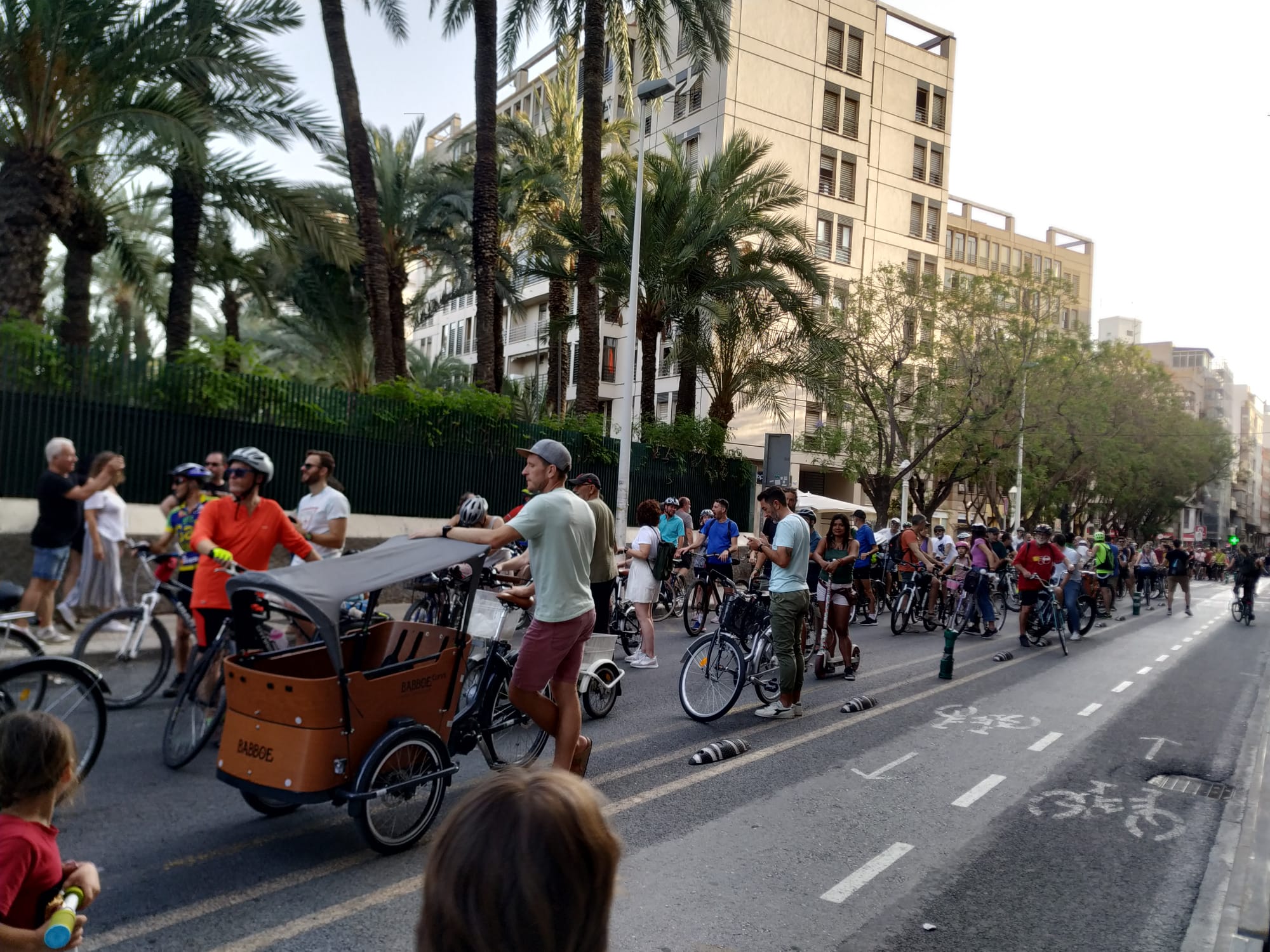 El cambio de política de PP y Vox con los carriles bici reabre el debate con los ciclistas en las calles El cambio de política de PP y Vox con los carriles bici reabre el debate con los ciclistas en las calles