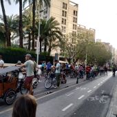 Movilización en Elche contra la eliminación de carriles bici.