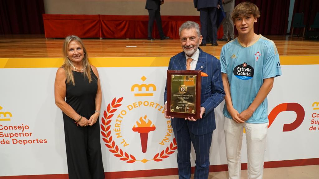 Carlos Mouriño: "Creo que vamos a conseguir fichar a Rafa Benítez" Carlos Mouriño: "Creo que vamos a conseguir fichar a Rafa Benítez"