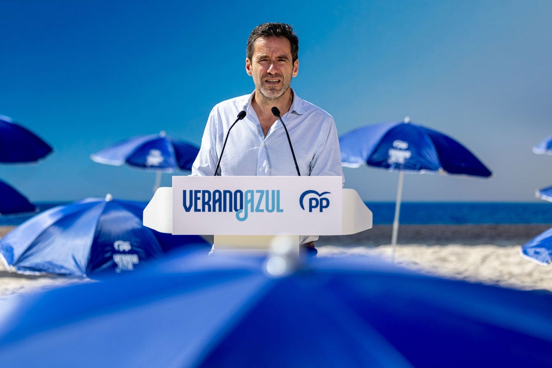 El PP sostiene que Vox "no impondrá" ni las políticas ni los sillones en los gobiernos regionales El PP sostiene que Vox "no impondrá" ni las políticas ni los sillones en los gobiernos regionales