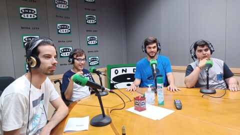 David Tard&iacute;o, Marcos Mill&aacute;n, Enrique Dom&iacute;nguez y Miguel Guerra, en los estudios de Onda Ceron
