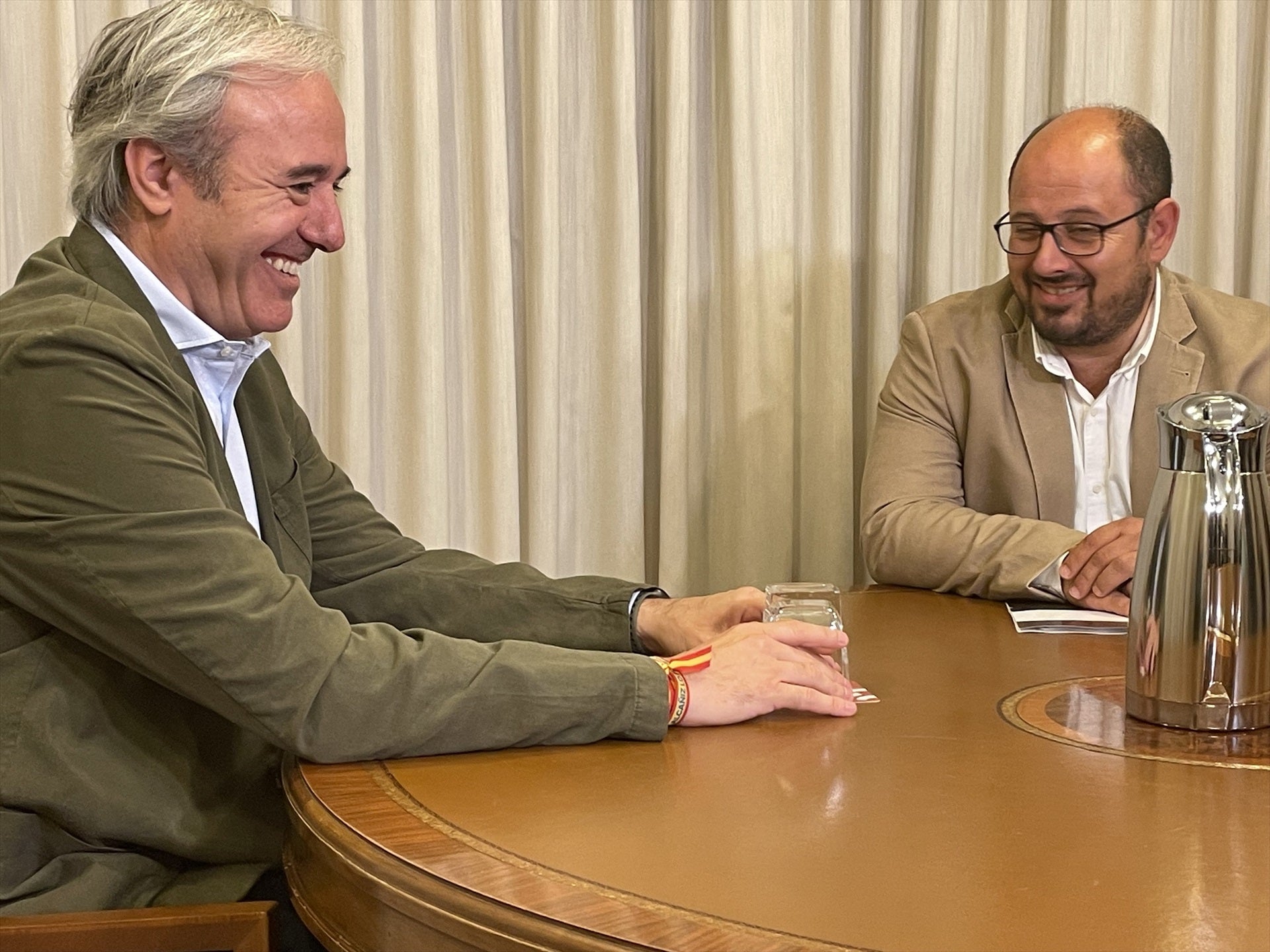 El PAR pide al PP y PSOE un acuerdo en Aragón para no depender de los extremos El PAR pide al PP y PSOE un acuerdo en Aragón para no depender de los extremos