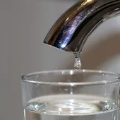 El Paseo Marítimo de Torrevieja exhibirá la campaña para concienciar sobre el ahorro de agua El Paseo Marítimo de Torrevieja exhibirá la campaña para concienciar sobre el ahorro de agua