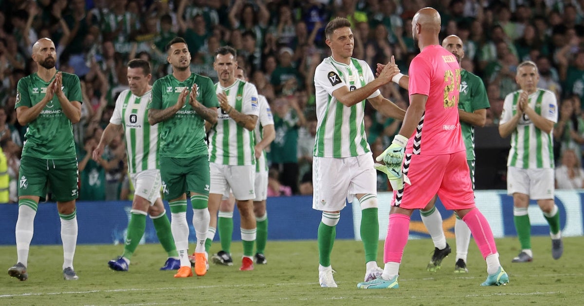Reina hereda el trono de Joaquín como futbolista más veterano de Primera Reina hereda el trono de Joaquín como futbolista más veterano de Primera