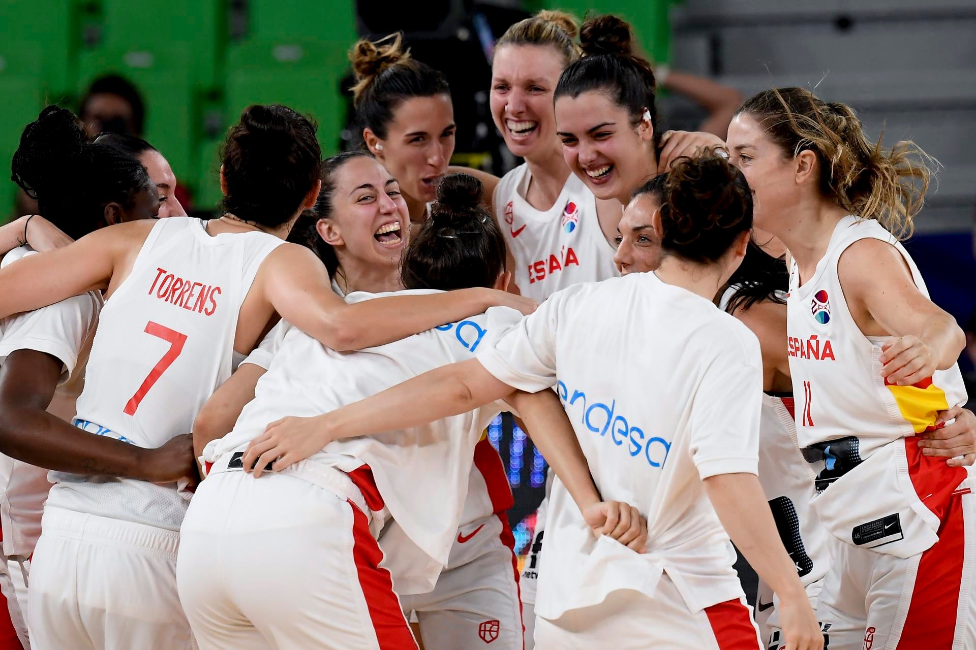 Alba Torrens golpea a Hungría y la defensa de España le asegura medalla y la final Alba Torrens golpea a Hungría y la defensa de España le asegura medalla y la final