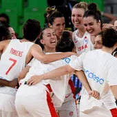 Alba Torrens golpea a Hungría y la defensa de España le asegura medalla y la final Alba Torrens golpea a Hungría y la defensa de España le asegura medalla y la final