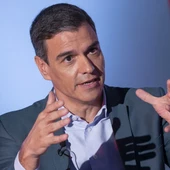 Pedro Sánchez anuncia una desgravación en el IRPF por la compra de vehículos eléctricos Pedro Sánchez anuncia una desgravación en el IRPF por la compra de vehículos eléctricos