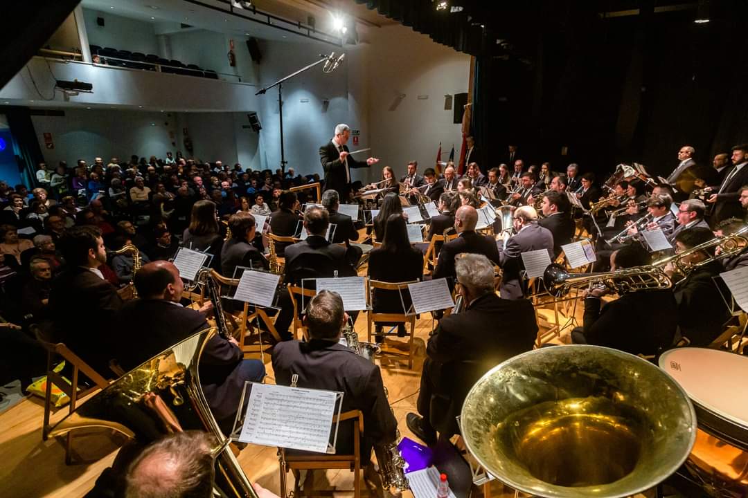 El ayuntamiento de Finestrat vuleve a apoyar la formación musical mediante un convenio El ayuntamiento de Finestrat vuleve a apoyar la formación musical mediante un convenio