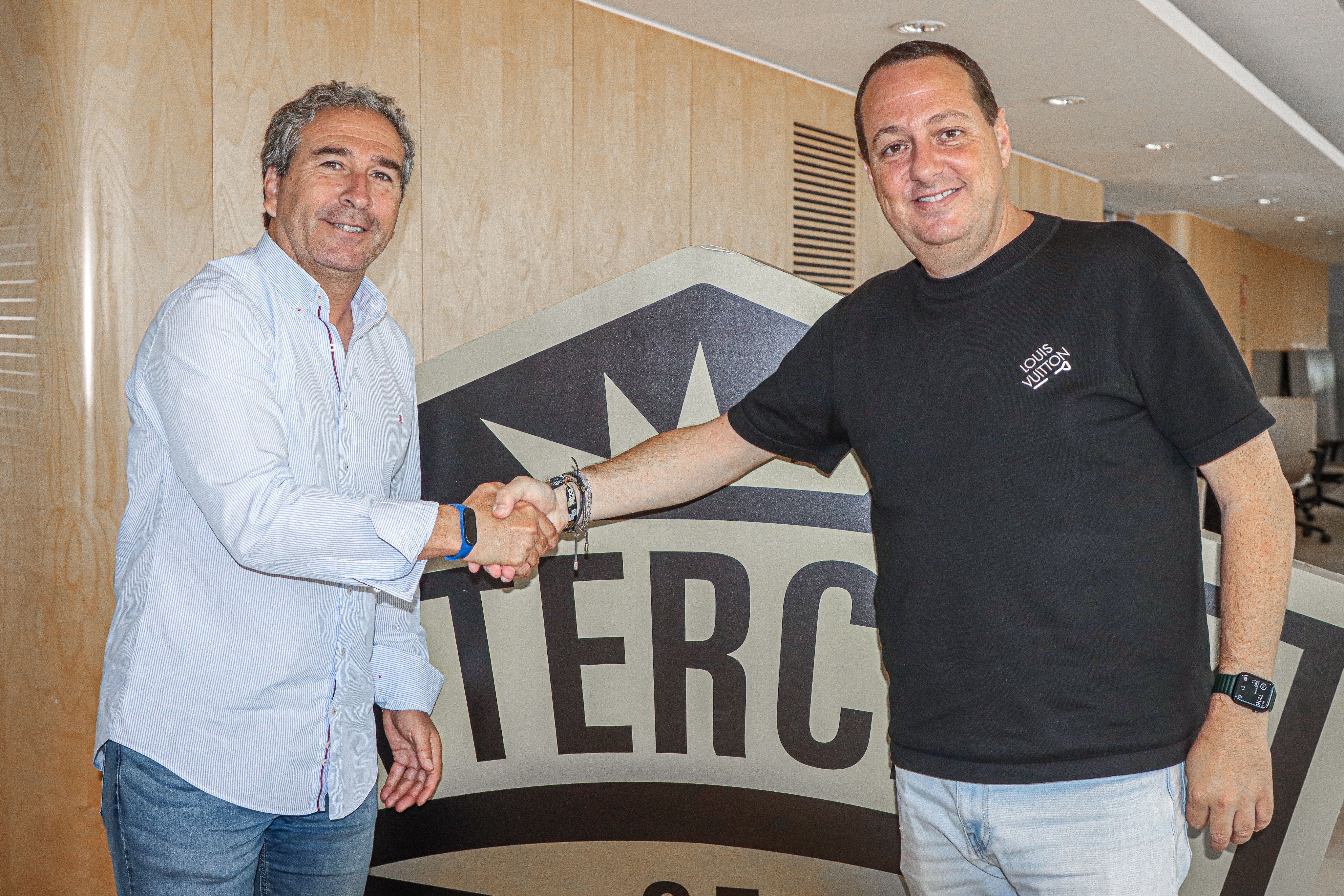Ovi, CEO del Intercity, pasa revista en Onda Cero: objetivo, Sandroni, división de la categoría... Ovi, CEO del Intercity, pasa revista en Onda Cero: objetivo, Sandroni, división de la categoría...