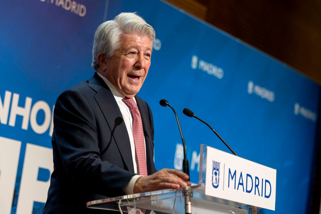 Cerezo se pronuncia sobre el posible cambio de escudo Cerezo se pronuncia sobre el posible cambio de escudo