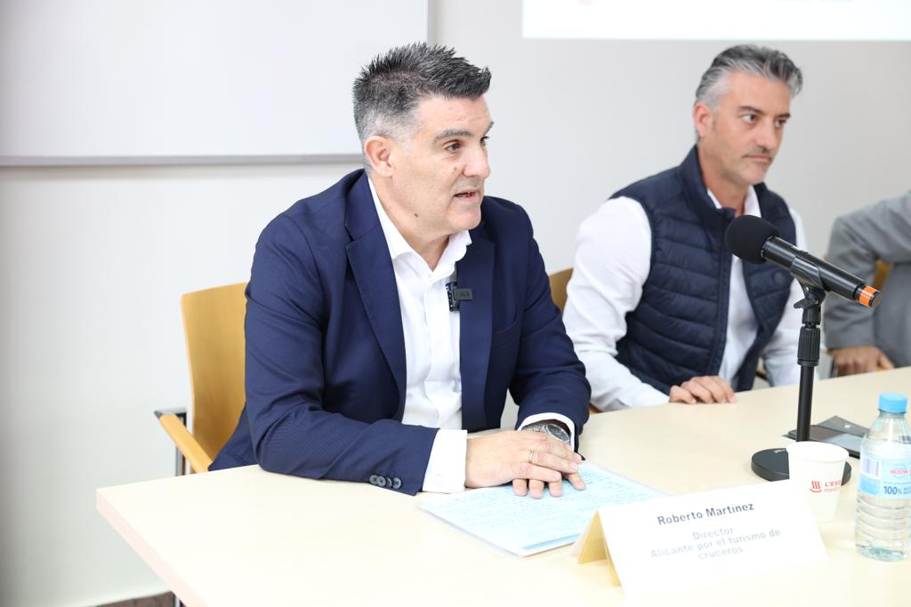 El MSC Orchestra parte desde Alicante este miércoles día 28 con casi 2.500 cruceristas El MSC Orchestra parte desde Alicante este miércoles día 28 con casi 2.500 cruceristas