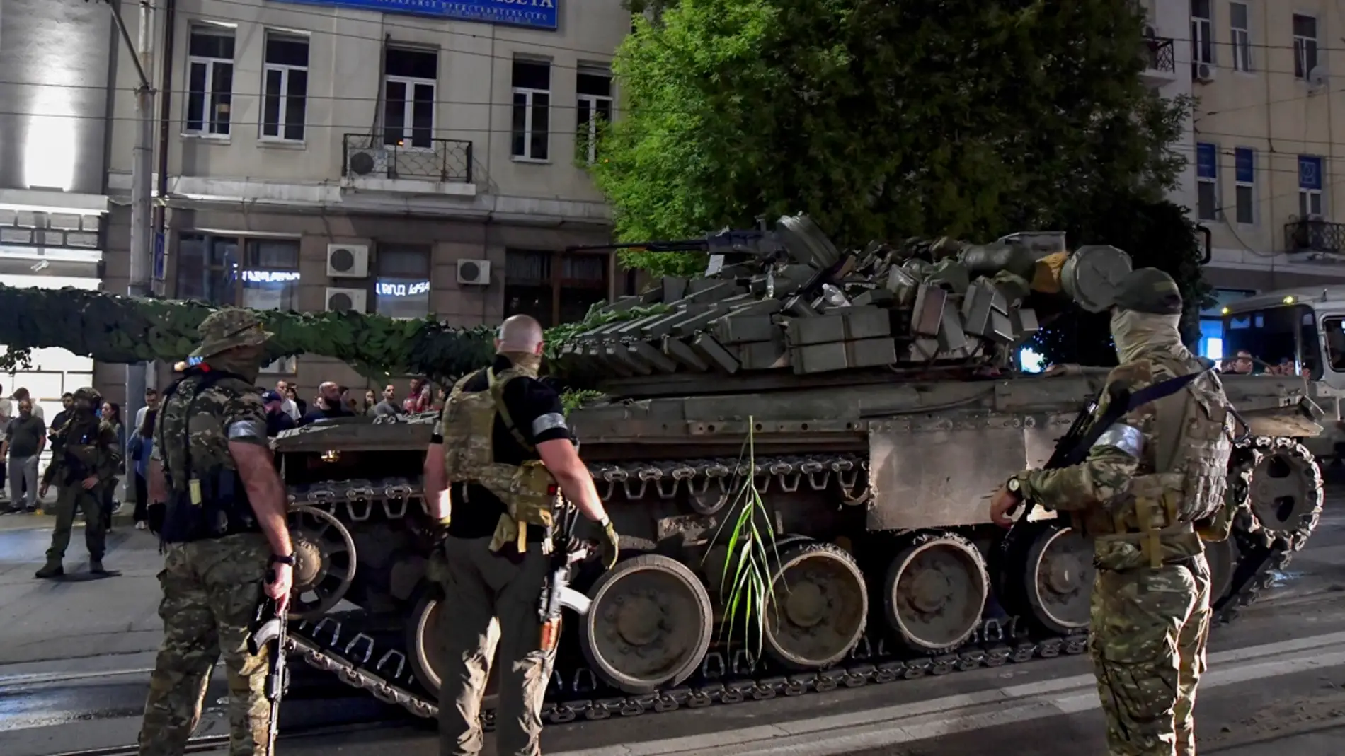 Mercenarios del Grupo Wagner en Rostov durante el motín contra las autoridades de Rusia/ EFE/EPA/ARKADY BUDNITSKY