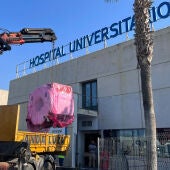 El hospital de Torrevieja recibe un nuevo equipo de resonancia magnética de última generación 