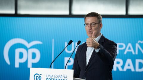 El presidente del PP, Alberto N&uacute;&ntilde;ez Feij&oacute;o, interviene durante un acto sectorial del Partido Popular sobre econom&iacute;a