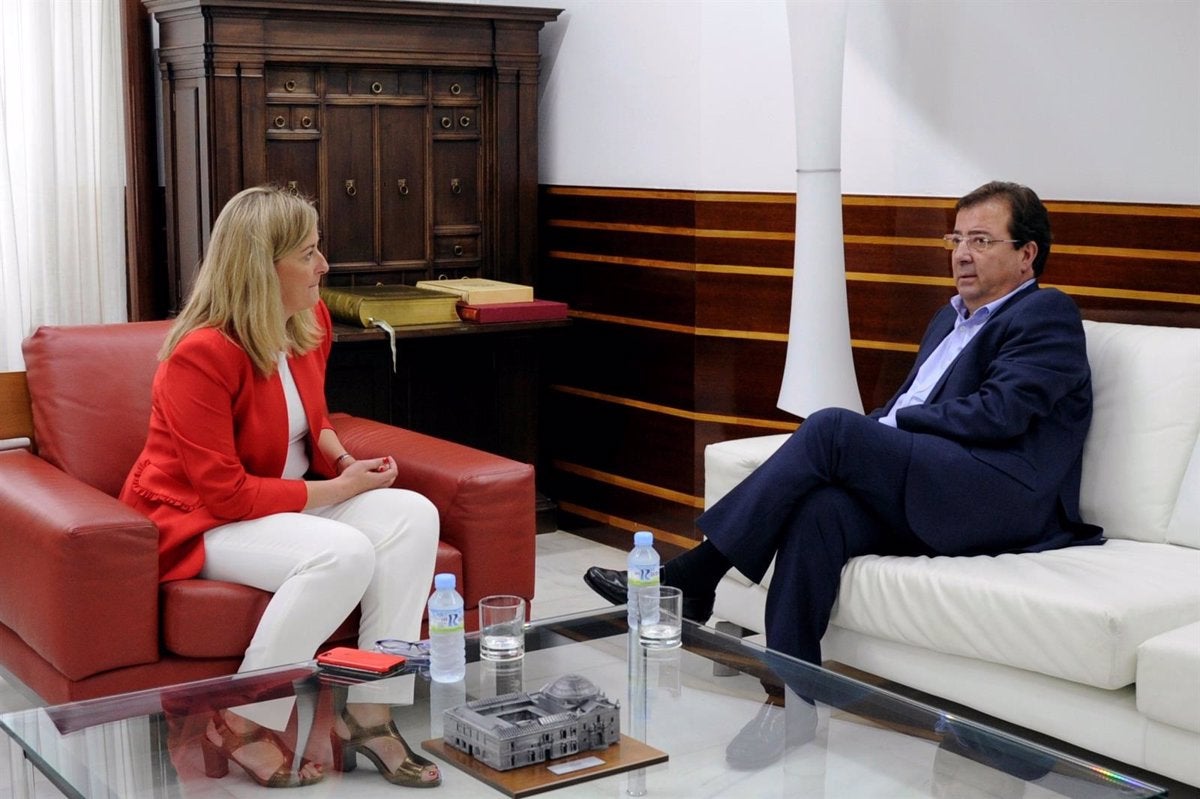 Todo previsto para que Blanca Martín proponga este martes a Fernández Vara como candidato a la investidura Todo previsto para que Blanca Martín proponga este martes a Fernández Vara como candidato a la investidura