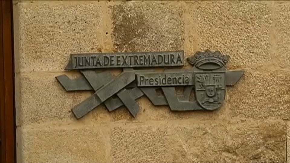 Vara pide ir ya al debate de investidura, Guardiola solicita unos días para intentar alcanzar un acuerdo con Vox Vara pide ir ya al debate de investidura, Guardiola solicita unos días para intentar alcanzar un acuerdo con Vox