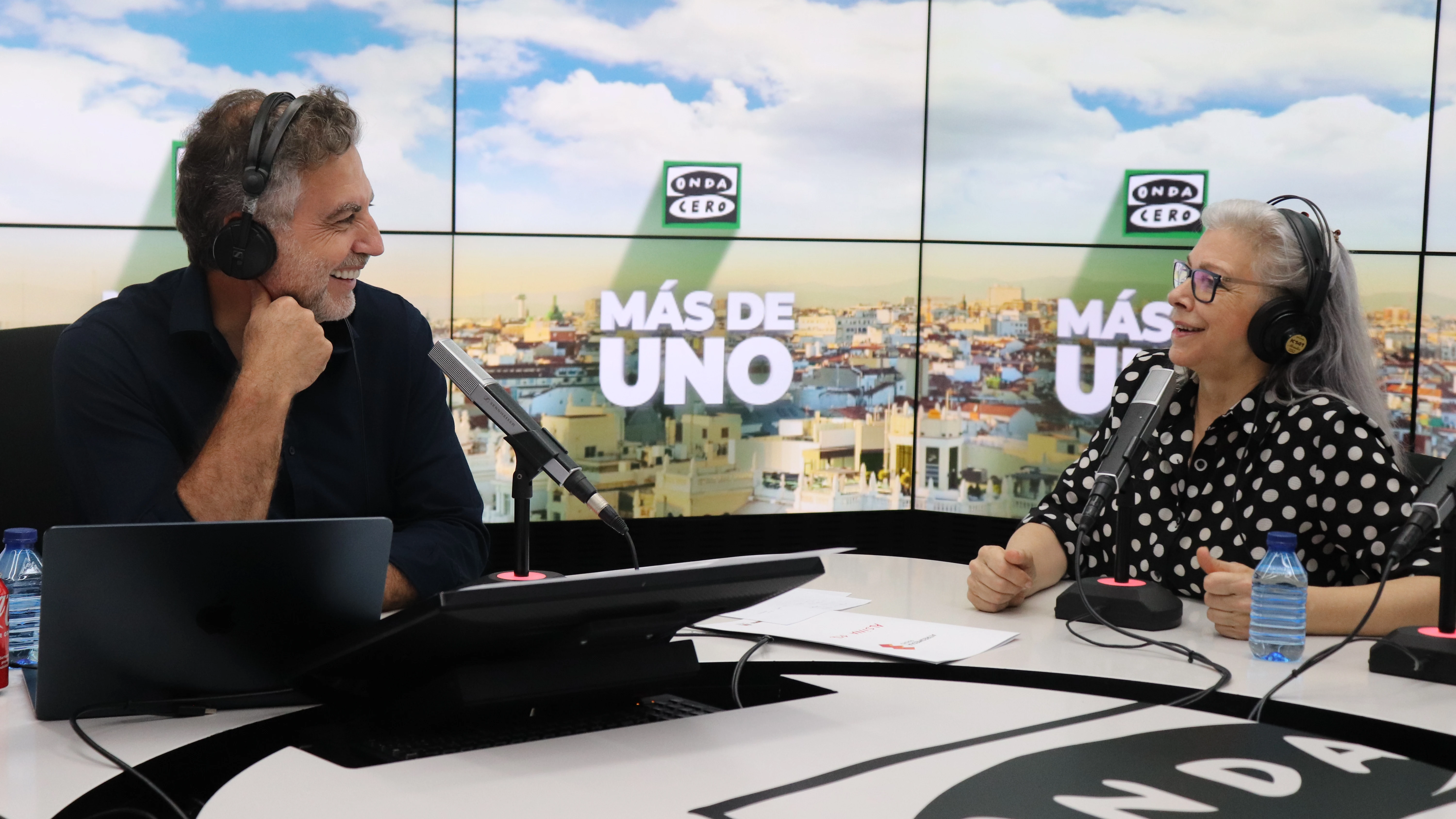 Kiti M&aacute;nver con Carlos Alsina en 'M&aacute;s de uno'