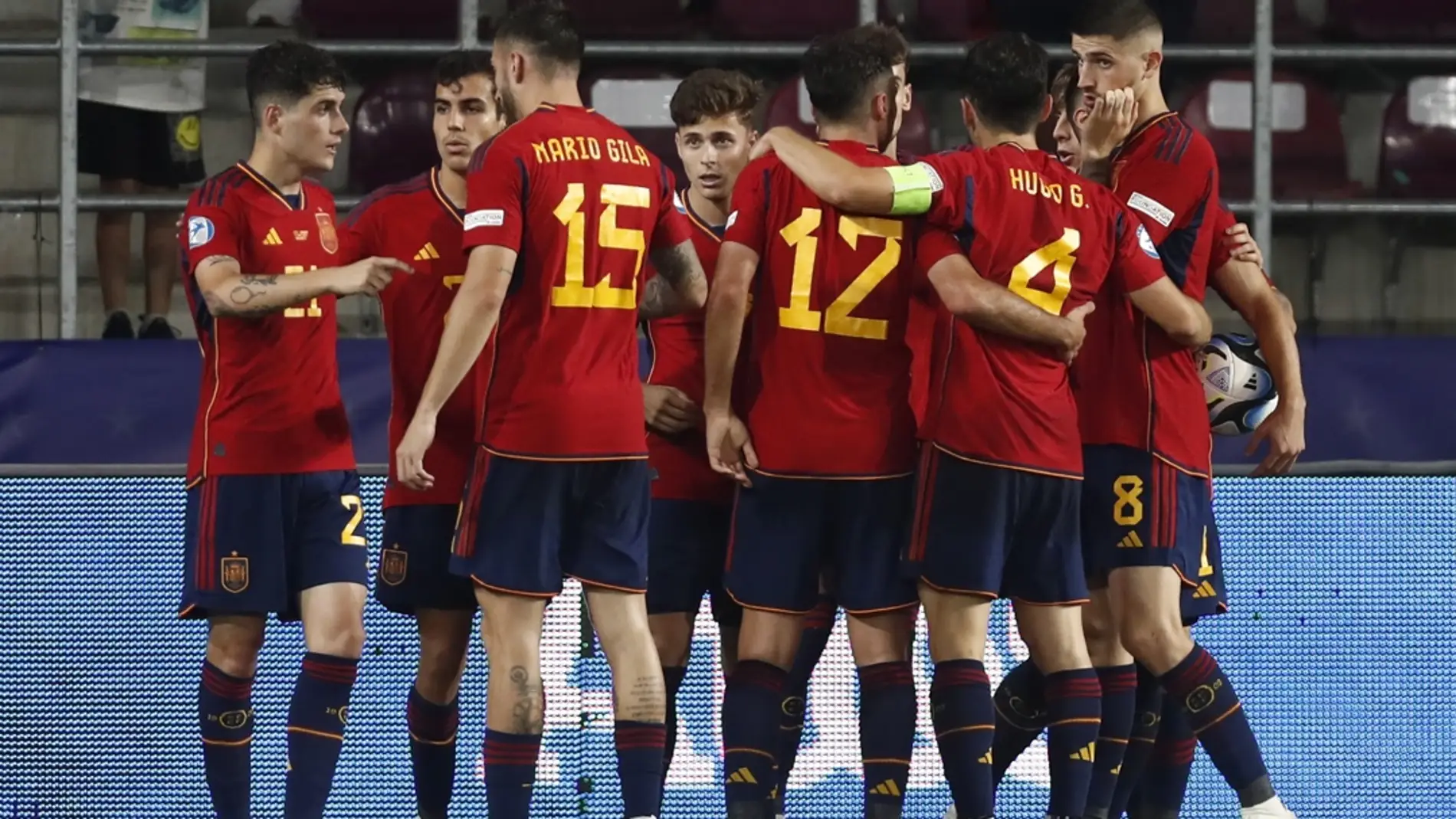 España avanza a cuartos como primera de grupo