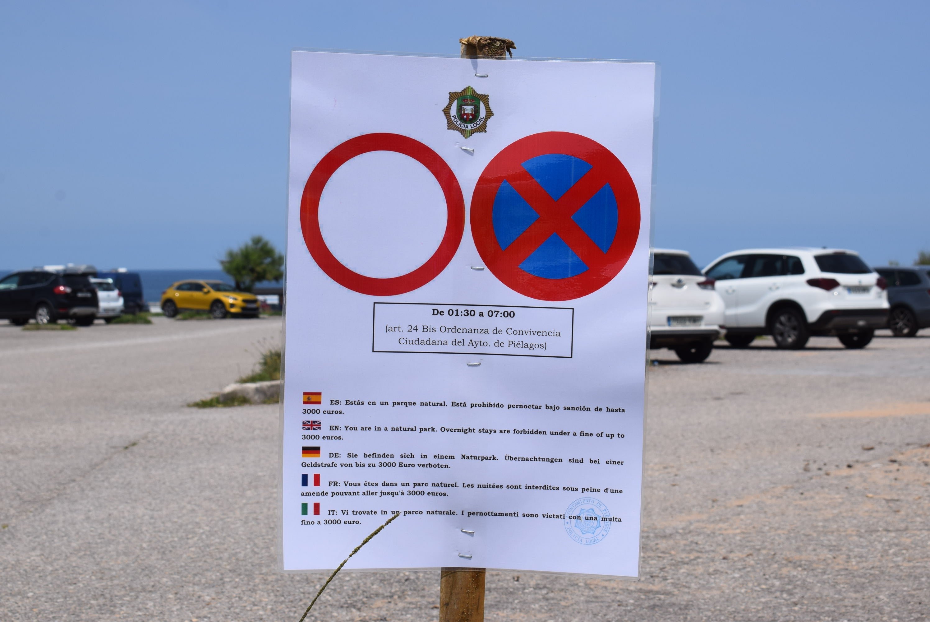 Piélagos pone en marcha una campaña informativa sobre la prohibición de pernoctar en los aparcamientos de las playas de Liencres Piélagos pone en marcha una campaña informativa sobre la prohibición de pernoctar en los aparcamientos de las playas de Liencres