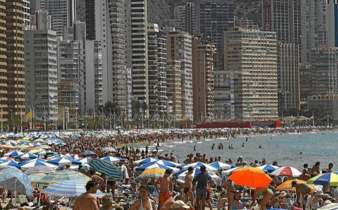 Agustín Almodóbar (PP) previene contra un "efecto champán" que desinfle el turismo tras el verano Agustín Almodóbar (PP) previene contra un "efecto champán" que desinfle el turismo tras el verano