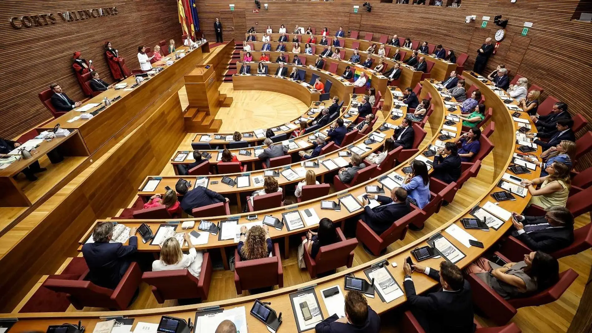 Primera sesión de la XI legislatura en Les Corts Valencianes. Archivo. 