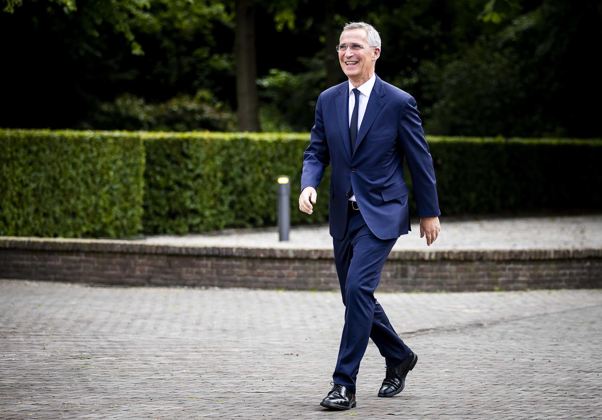 Stoltenberg seguirá un año más como secretario general de la OTAN Stoltenberg seguirá un año más como secretario general de la OTAN