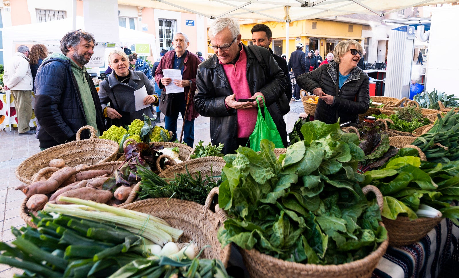 Catalá fulmina los mercadillos agroalimentarios puestos en marcha en València por Ribó Catalá fulmina los mercadillos agroalimentarios puestos en marcha en València por Ribó