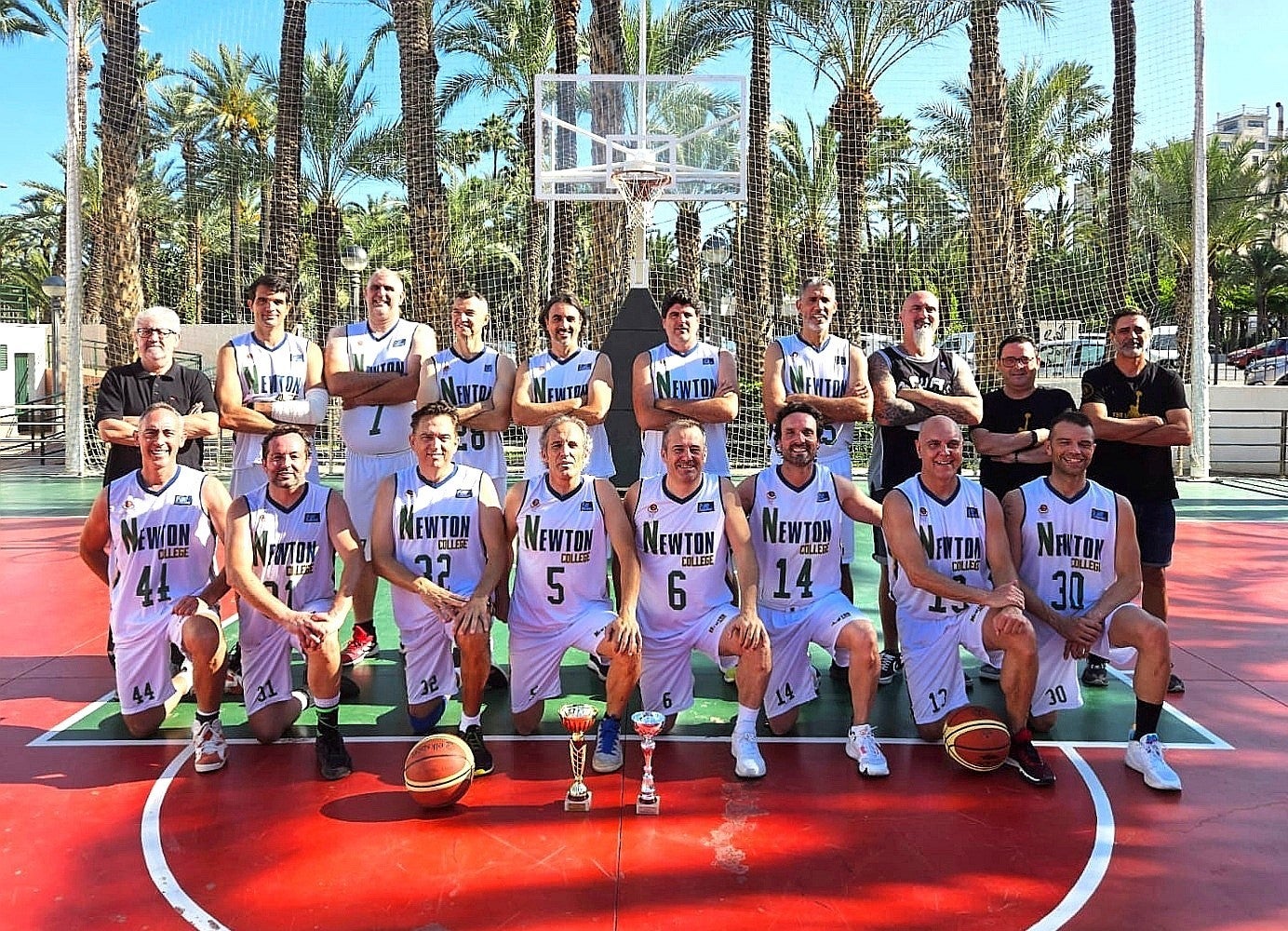 El Newton College logra el Campeonato de la Liga Local de Baloncesto de Elche El Newton College logra el Campeonato de la Liga Local de Baloncesto de Elche
