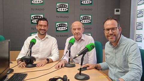 Jose Claudio Guilabert, el profesor Jos&eacute; Ruiz y H&eacute;ctor D&iacute;ez