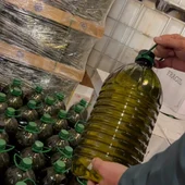 Inmovilizados en Sevilla más de 143.000 litros de aceite mezclado que se vendían como oliva virgen extra Inmovilizados en Sevilla más de 143.000 litros de aceite mezclado que se vendían como oliva virgen extra