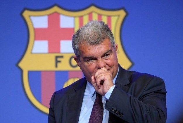 Laporta: "Ara mateix no podem fitxar una primera opció pel migcentre" Laporta: "Ara mateix no podem fitxar una primera opció pel migcentre"