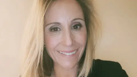 Biola Javierre será la pregonera en las fiestas de Santiago 2023 en Sabiñánigo. Biola Javierre será la pregonera en las fiestas de Santiago 2023 en Sabiñánigo.