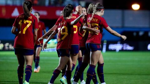 Las jugadoras de Espa&ntilde;a festejan un gol frente a Panam&aacute;.