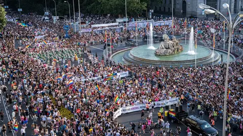La manifestación del Orgullo en Madrid a su paso por Cibeles La manifestación del Orgullo en Madrid a su paso por Cibeles