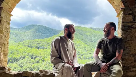 Antonio de la Fraternidad Misioneros de la Misericordia e Ismael López Dobarganes de Santuario Gaia Antonio de la Fraternidad Misioneros de la Misericordia e Ismael López Dobarganes de Santuario Gaia