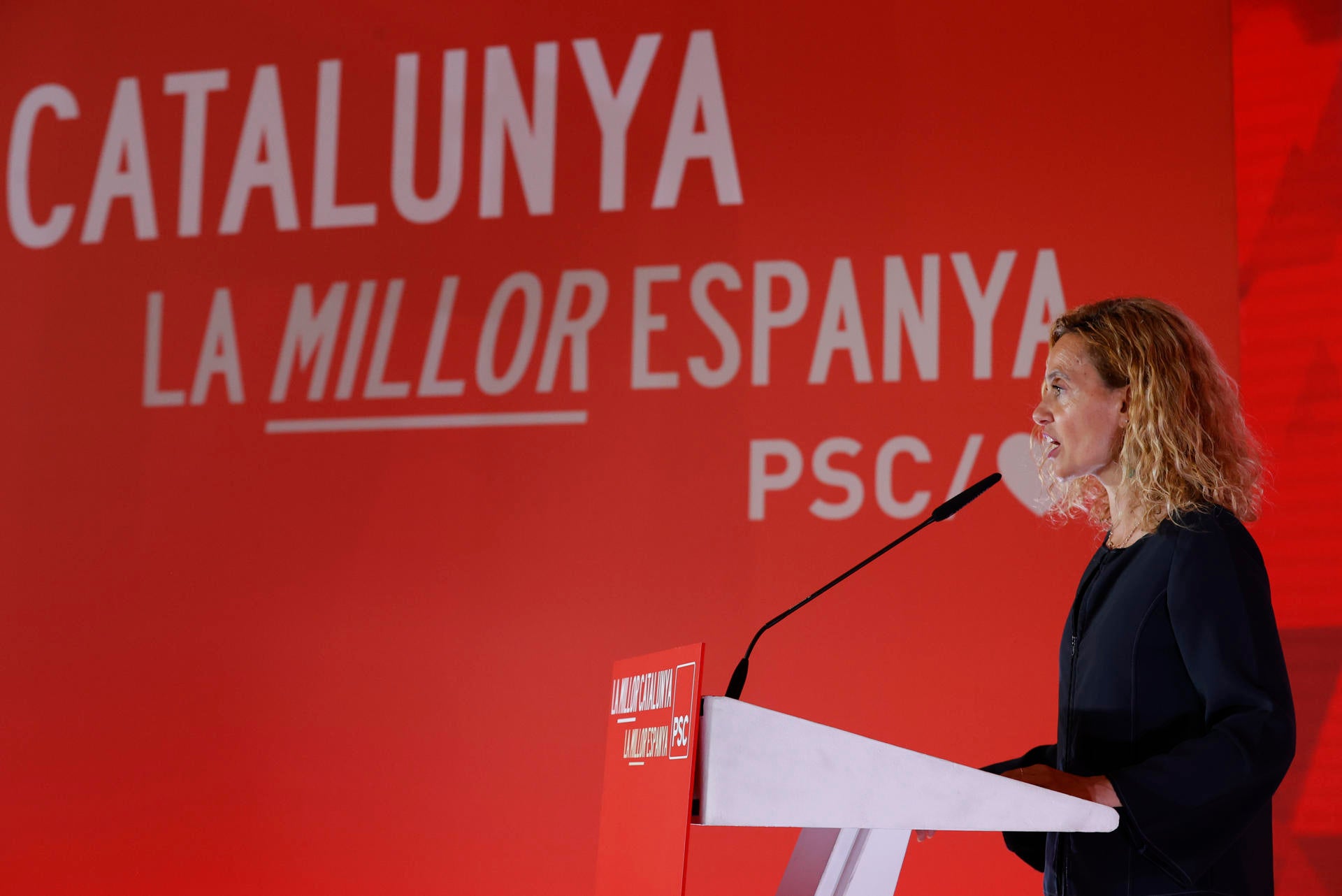 Batet pide el apoyo a Sánchez en Barcelona: "Se la ha jugado por Cataluña" Batet pide el apoyo a Sánchez en Barcelona: "Se la ha jugado por Cataluña"