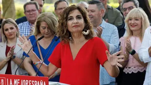 María Jesús Montero en un acto de precampaña en Sevilla María Jesús Montero en un acto de precampaña en Sevilla